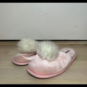 Brand new pink victoria secret
slippers with white pompoms